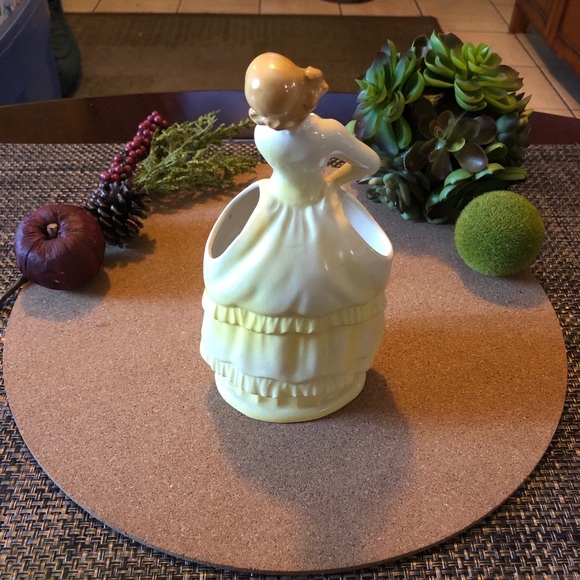 Mid Century Lady Vase Planter - Picture 4 of 8